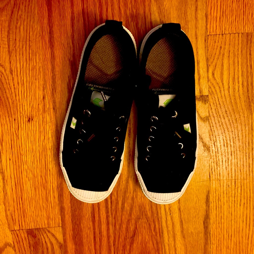 Cariuma black canvas sneakers.  They have only been worn a few times.